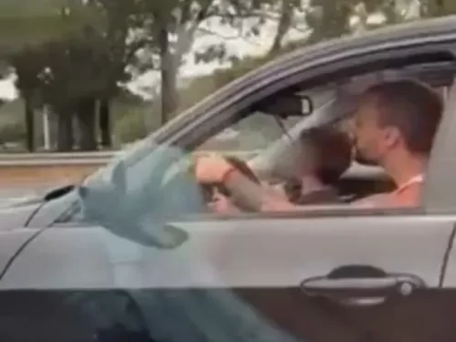 Puso a manejar a su hijo a más de 100 km/h en la autopista Riccheri y le suspendieron la licencia