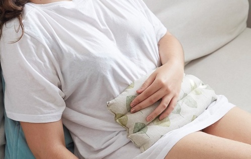 ¿Cuáles son los ejercicios que pueden aliviar el dolor en los días de menstruación?