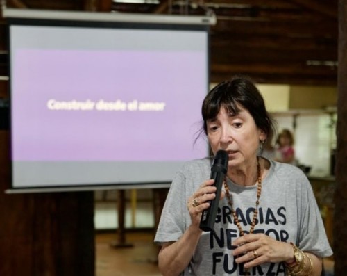 En un plenario de MC La Capitana, Gisele Fernández reveló su charla con Cristina tras la Plaza de Mayo llena: "Es con todos"