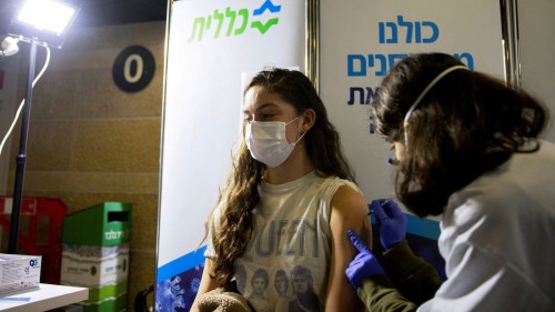 Israel pedirá tres dosis contra el COVID-19 para sacar el pasaporte sanitario