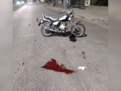 Accidente en La Plata: Dos motos chocaron a toda velocidad