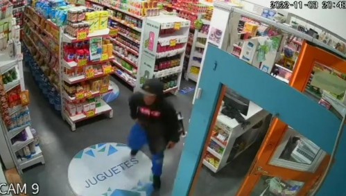 Así fue el robo en el supermercado de 12 y 46: golpearon al encargado y también asaltaron a los clientes
