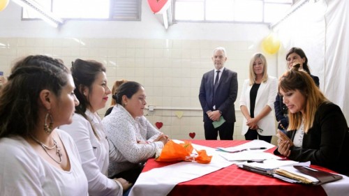 Se casaron dos mujeres en una cárcel de La Plata: "Fue muy emocionante, pudieron ponerle sello a su cariño"