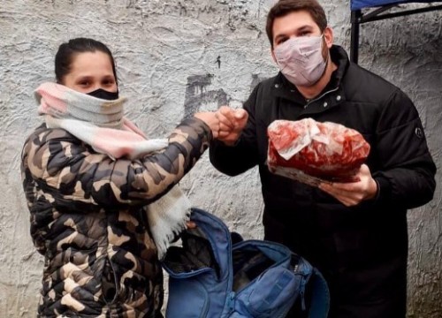Luis Sannen participó de la entrega de más de 500 kilos de carne a comedores de La Plata