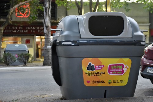 La Plata alcanzará los mil contenedores de basura instalados por distintos puntos de la ciudad