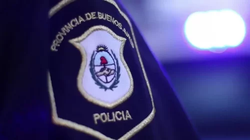 Un policía de la bonaerense se suicidó en su casa de Villa Elvira: la madre encontró el cuerpo