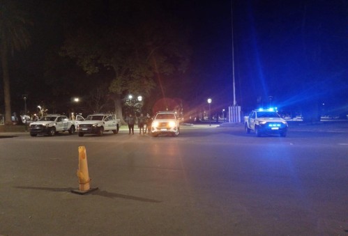 Megaoperativo policial para controlar bares y boliches de La Plata: hubo sanciones y notificaciones