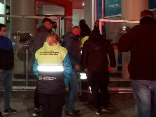 Desarticularon 15 fiestas clandestinas en La Plata que no cumplían ningún protocolo