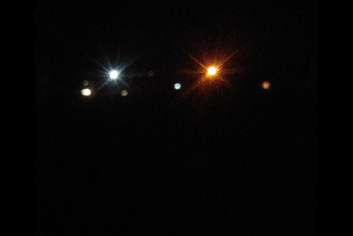 Oscuridad total en Los Hornos: así se ve una cuadra y los vecinos piden ayuda