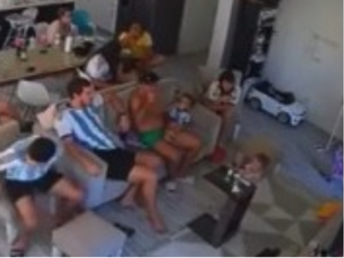 Un bebé apagó la tele durante el partido de la selección, la prendieron, llegó el gol de Messi y la reacción se hizo viral