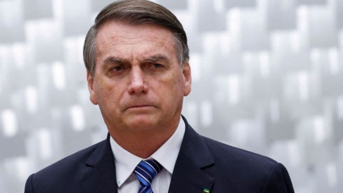 Allanaron la casa de Jair Bolsonaro por usar certificados truchos de vacunación del Covid-19