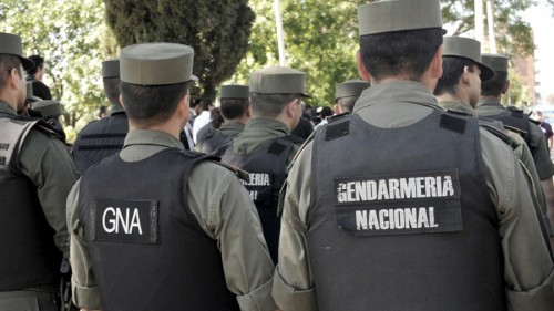 Un gendarme fue descubierto vendiendo cocaína, intentó escaparse y les disparó a sus colegas