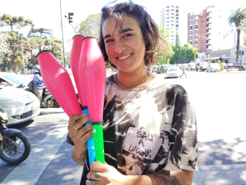 Era alumna de la UNLP pero se dio cuenta de algo que hizo que se compre una bici y salga recorrer el mundo sola