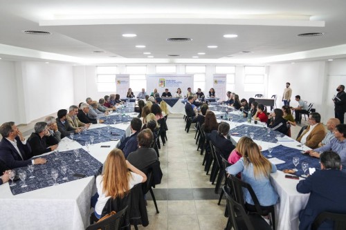 Máximo Kirchner encabezó un encuentro del PJ bonaerense y definió un Congreso Provincial para el 3 de Septiembre