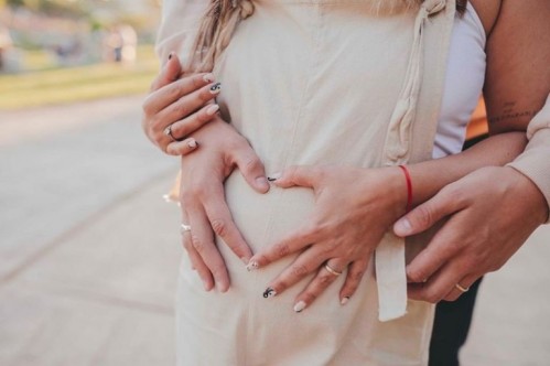 Una ex Chiquititas anunció su cuarto embarazo: "Queremos compartir con ustedes la felicidad enorme que tenemos"