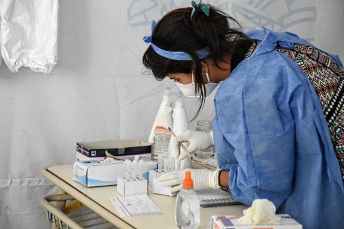 Se registraron 42.437 nuevos contagios y 318 muertes por COVID-19 en Argentina