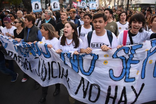 Por el aniversario de "La noche de los lápices" una multitud marchó en La Plata
