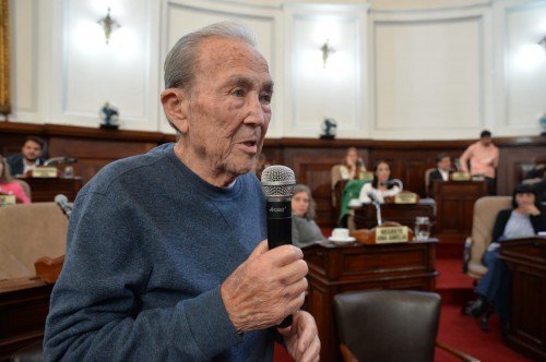 Declararon Huésped de Honor en La Plata a Juan Carlos Livraga, sobreviviente a los fusilamientos de José León Suarez