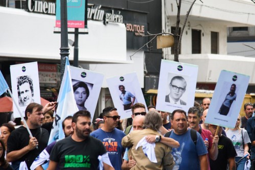 Con una gran concurrencia se realizó la marcha por la Memoria en La Plata
