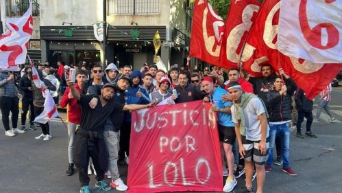 Dejando de lado los colores, hinchas de Estudiantes se sumaron al pedido de justicia por Lolo Regueiro