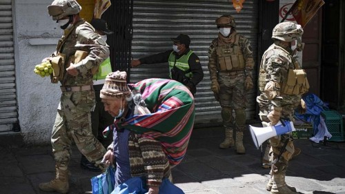 Amenazan con diez años de cárcel a quienes no presenten el pase sanitario en eventos en Bolivia
