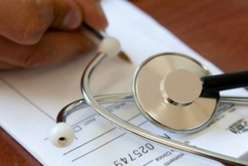 Más de 30 asociaciones médicas anunciaron que cobrarán un bono por consultas de pacientes de prepagas y obras sociales