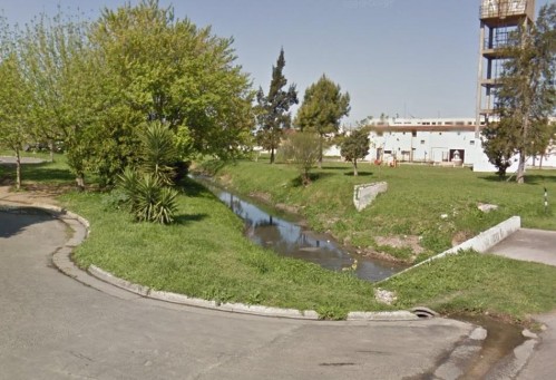 Vecinos de un arroyo en Villa Montoro no pueden vivir del olor a podrido