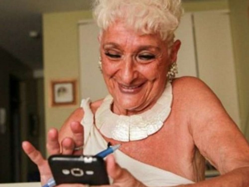 La abuela más sensual del mundo: le dicen la reina de Tinder y tiene 83 años