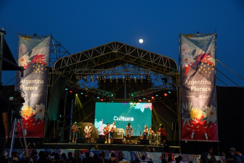 Con charlas y recitales, el Festival Argentina Florece llega a La Plata