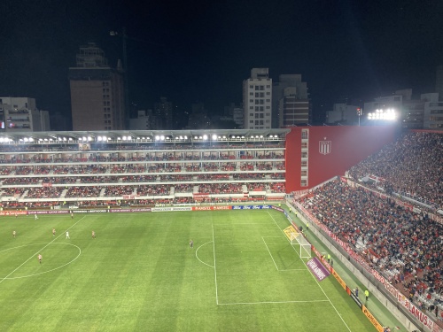Goleada en UNO: Estudiantes venció por 4 a 1 a Vélez