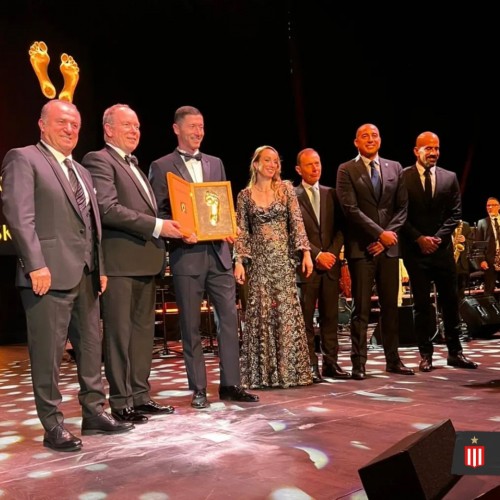 Verón fue reconocido internacionalmente junto a destacados deportistas: ¿qué premio recibió?