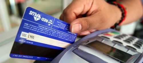 Los consumos con tarjeta mayores a US$300 tendrán un recargo del 25%: la cotización será $314
