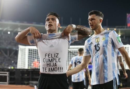Argentina derrotó en Córdoba 1 a 0 a Colombia y sigue invicta en las eliminatorias