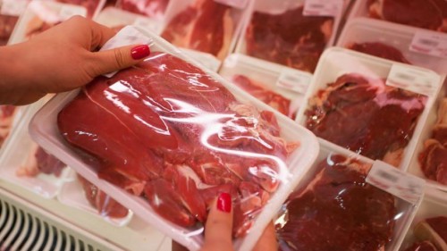 Por los anuncios del Gobierno, el campo anunció un cese de comercialización de carne por una semana