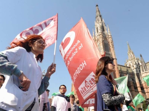 Habrá una caravana y &quot;semaforazos&quot; de médicos en La Plata antes de la paritaria con el gobierno bonaerense