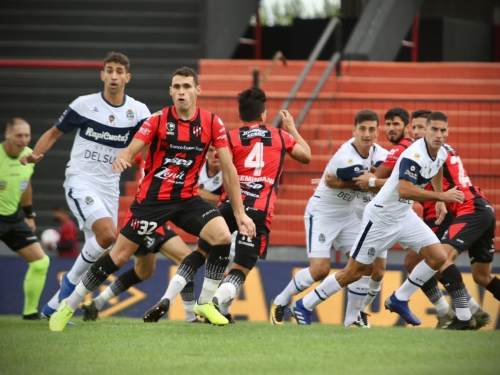 Dura derrota de Gimnasia en la previa al clásico: Cayó 4-1 en Paraná