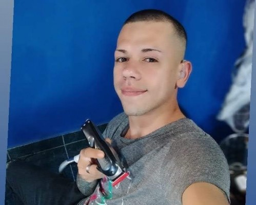 El peluquero solidario de La Plata que fue brutalmente asaltado quiere trabajar en la Plaza Moreno: “Estoy pasándola muy mal"