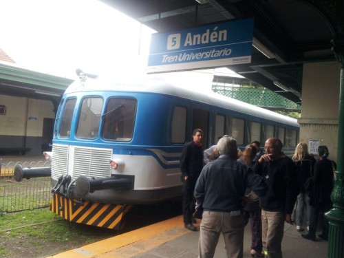 En Tren Universitario de La Plata llegará hasta 131 y 55 y también construirán un Polo Científico Tecnológico