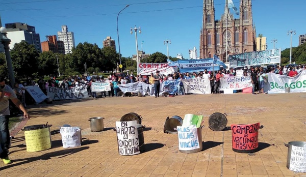 Los comités barriales de La Plata se manifestaron para que el Municipio entregue alimentos