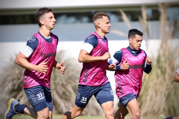 Jugó muy poco en Gimnasia, lo declararon prescindible y terminó en la B Nacional