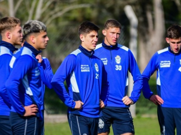 Lo declararon prescindible en Gimnasia, plantó a su representante y con el torneo iniciado consiguió club