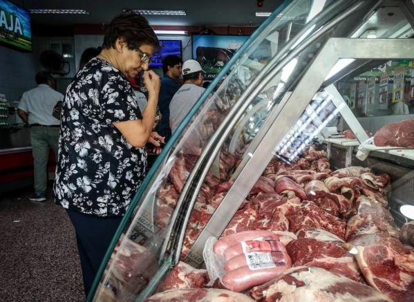 Reunión cumbre en el Gobierno para evitar un salto de la carne ante la suba en el Mercado de Liniers