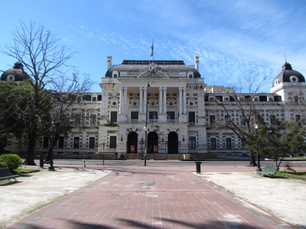 La Provincia avanzará la próxima semana en un nuevo sistema de licencias parentales: para los padres llegará a 15 días