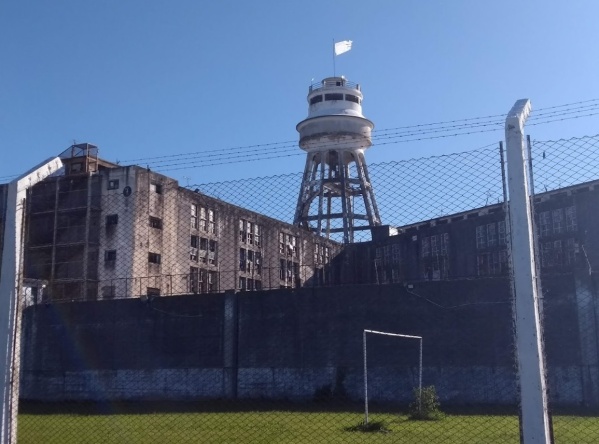 Una mujer denunció que su ex pareja la amenazó de muerte desde el penal de Olmos y envió gente para vigilarla