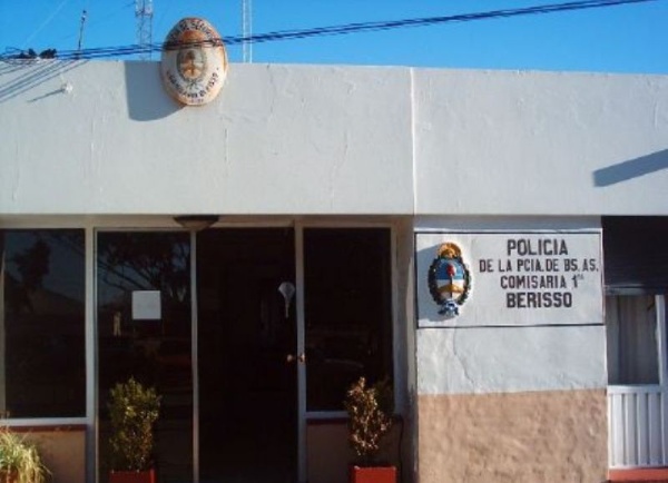 Un hombre de Berisso le pegó a su hijastro con cintazos y fue denunciado por abusar de una nena de 7 años