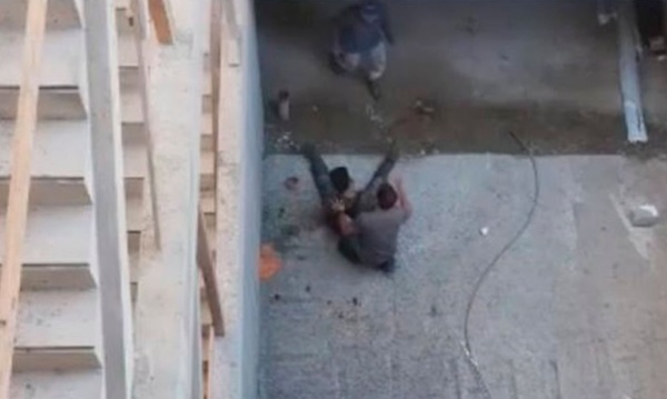 Un albañil se cayó de una obra en City Bell y sufrió múltiples fracturas