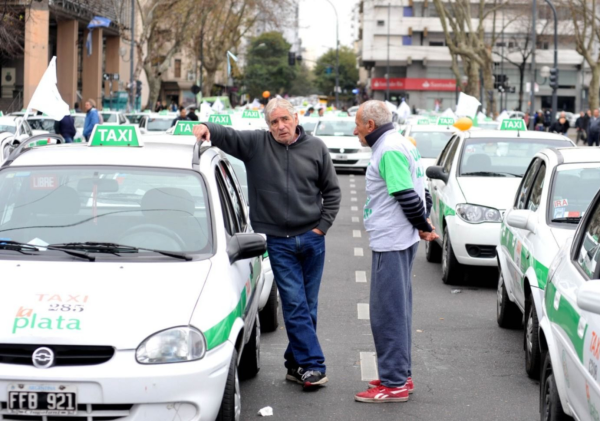 Desde el sábado los taxis de La Plata subirán un 25% y en febrero habrá un nuevo aumento