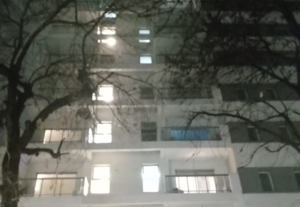 Identificaron al hombre que se arrojó de la terraza de un edificio de La Plata tras una discusión