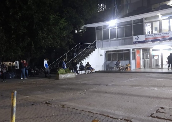 En un confuso episodio, dos primos fueron baleados en La Plata cuando salieron a dar vueltas con sus motos