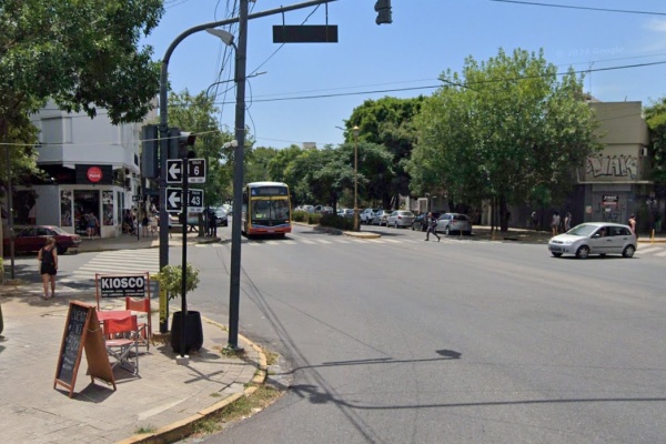 Ladrones "diminutos" saquearon un comercio en pleno centro de La Plata tras meterse por un pequeño orificio